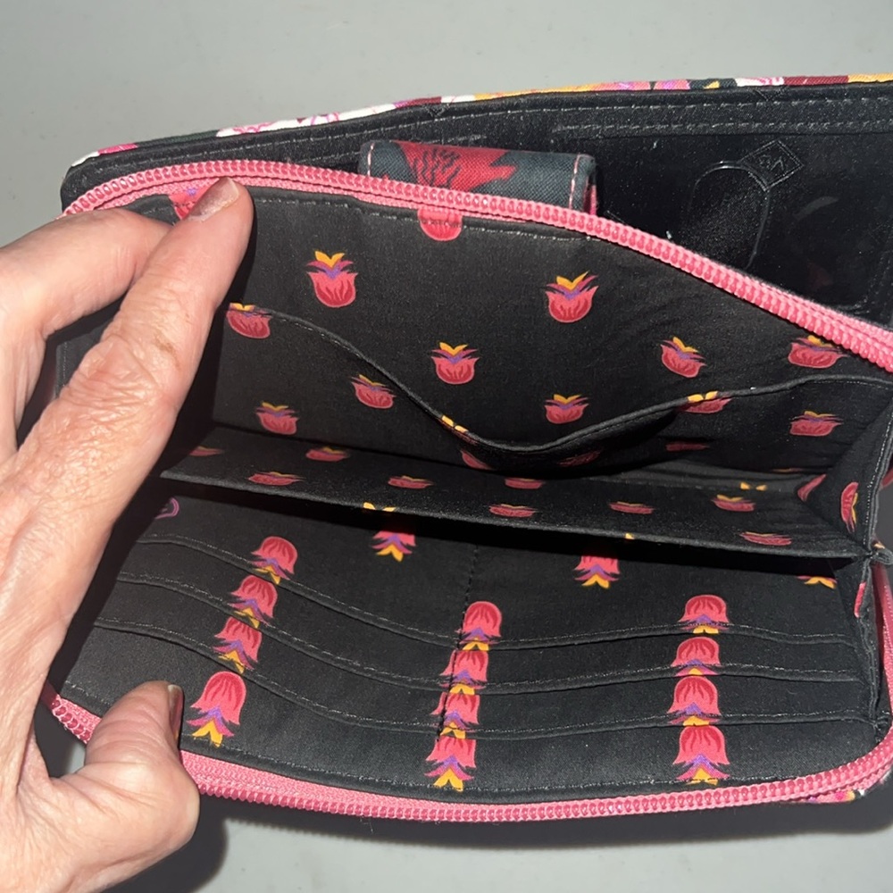 Vera Bradley Floral Wallet- EUC - Picture 4 of 4
